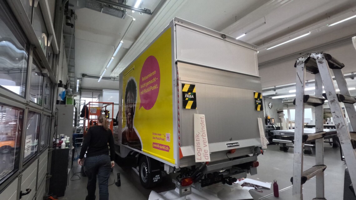 Montage der Beschriftung
